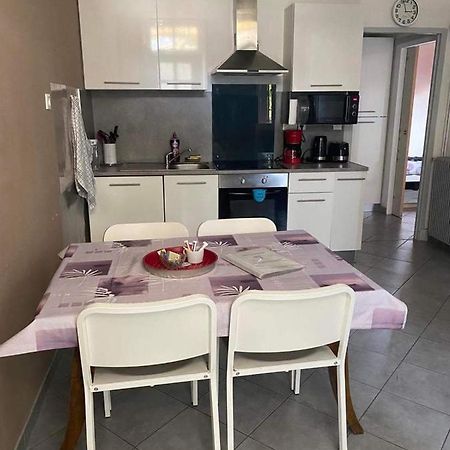 Les Palmiers Apartment Millau Luaran gambar