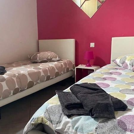 Les Palmiers Apartment Millau Luaran gambar